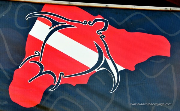 Pavillon de plong&eacute;e en forme d&rsquo;&icirc;le de P&acirc;ques &ndash; Hanga Roa