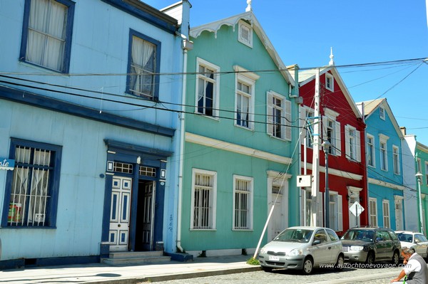 Architecture de bois et fa&ccedil;ades color&eacute;es &ndash; Cerro Alegre - Valpara&iacute;so