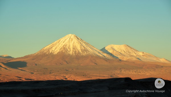 Vue sur le volc&aacute;n Licancabur depuis San Pedro d&rsquo;Atacama
